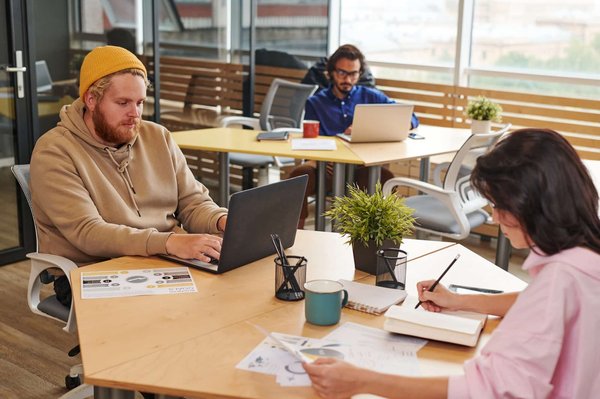 Espace de coworking: les avantages et les inconvénients pour votre travail