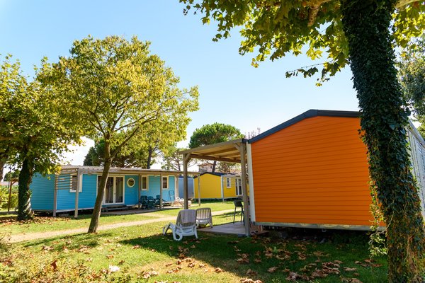 Quelles sont les options de location d'hébergement disponibles dans les campings de Royan ?